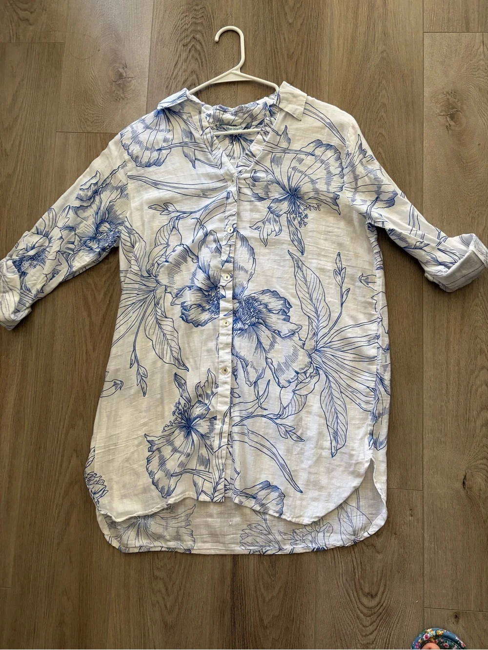 blue island White Button-Front Tunic with Blue Floral Print